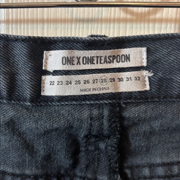 One Teaspoon Dark Denim Jean Shorts junk yard - Picture 4 of 11